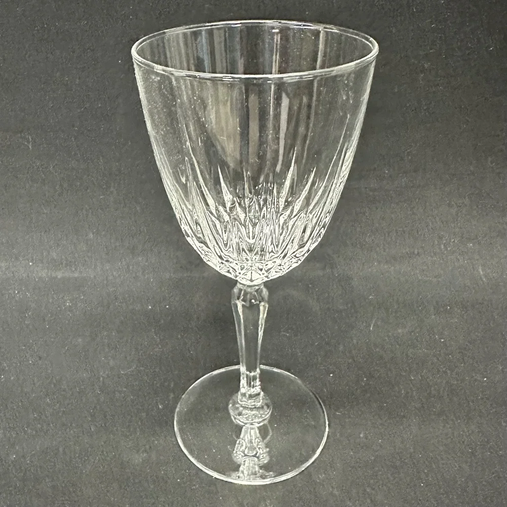 Luminarc 'Diamant' Crystal Wine‎ Glass, Vintage, Set of 9